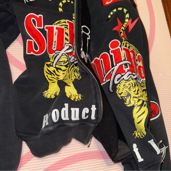 PacSun Black Oversize Graphic Sweater - Picture 9 of 11